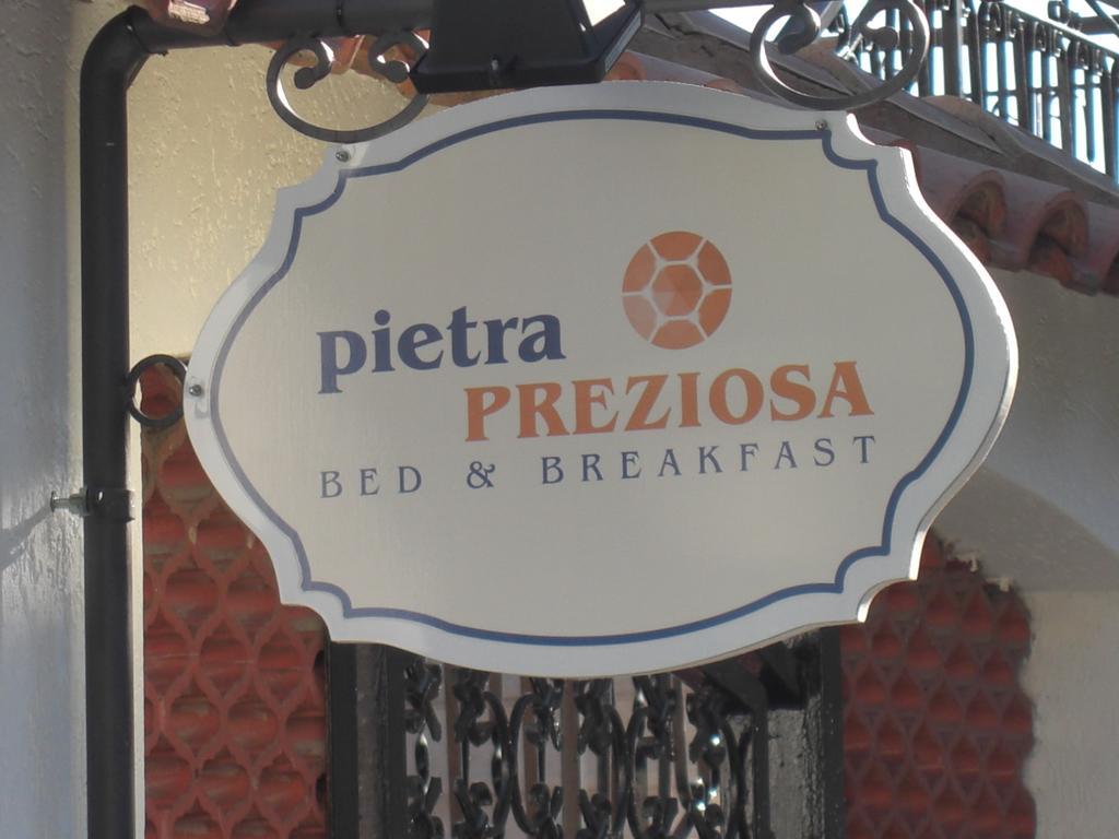 Pietra Preziosa Bed & Breakfast ピエトラ・リーグレ エクステリア 写真